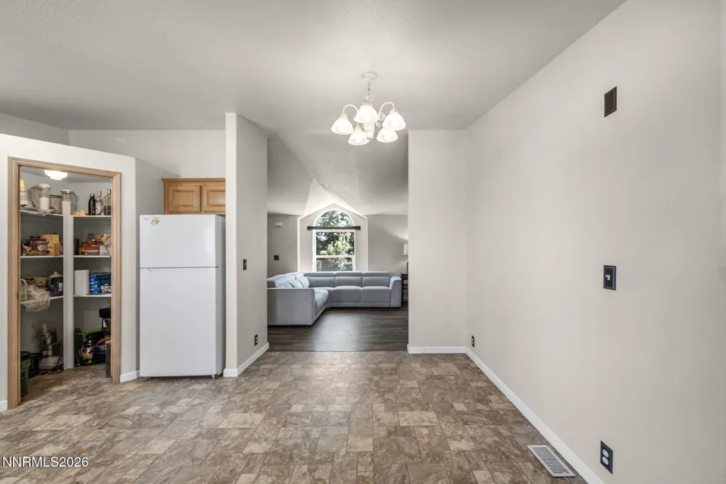 2210 Fox Silver Springs NV 89429