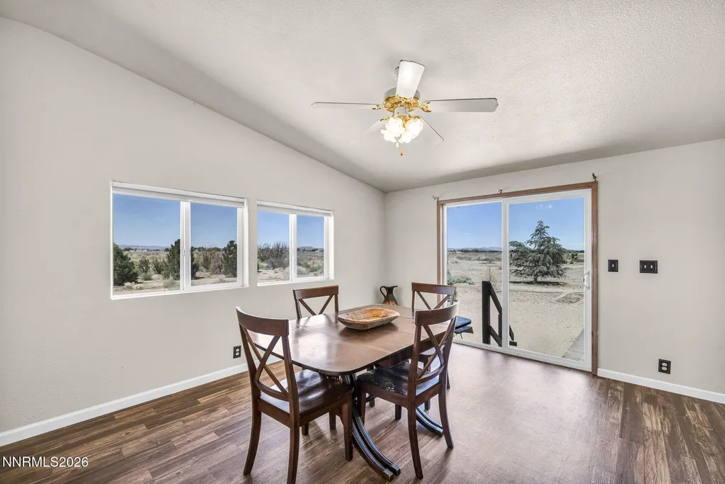 2210 Fox Silver Springs NV 89429