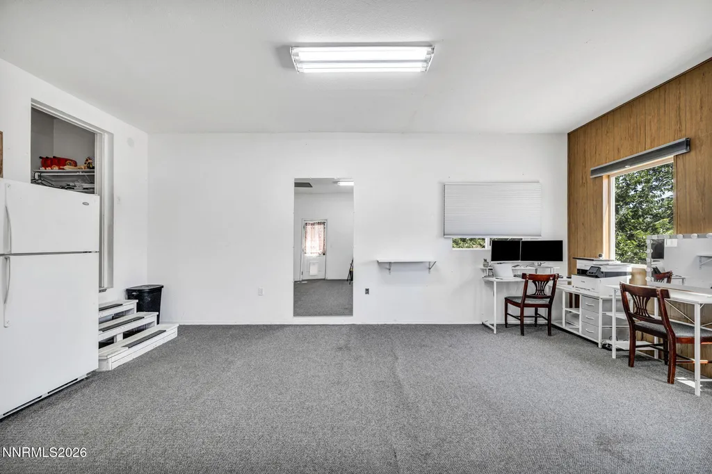 2210 Fox Silver Springs NV 89429