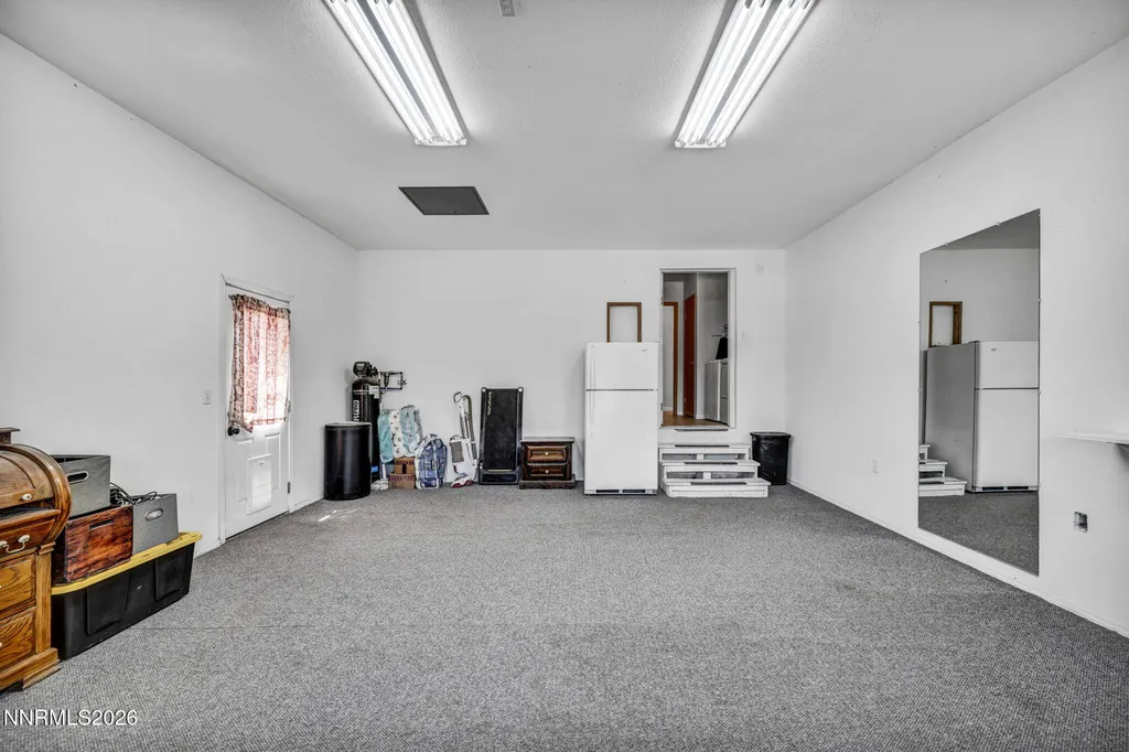 2210 Fox Silver Springs NV 89429