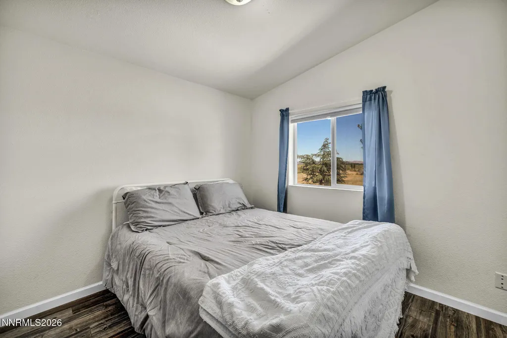 2210 Fox Silver Springs NV 89429