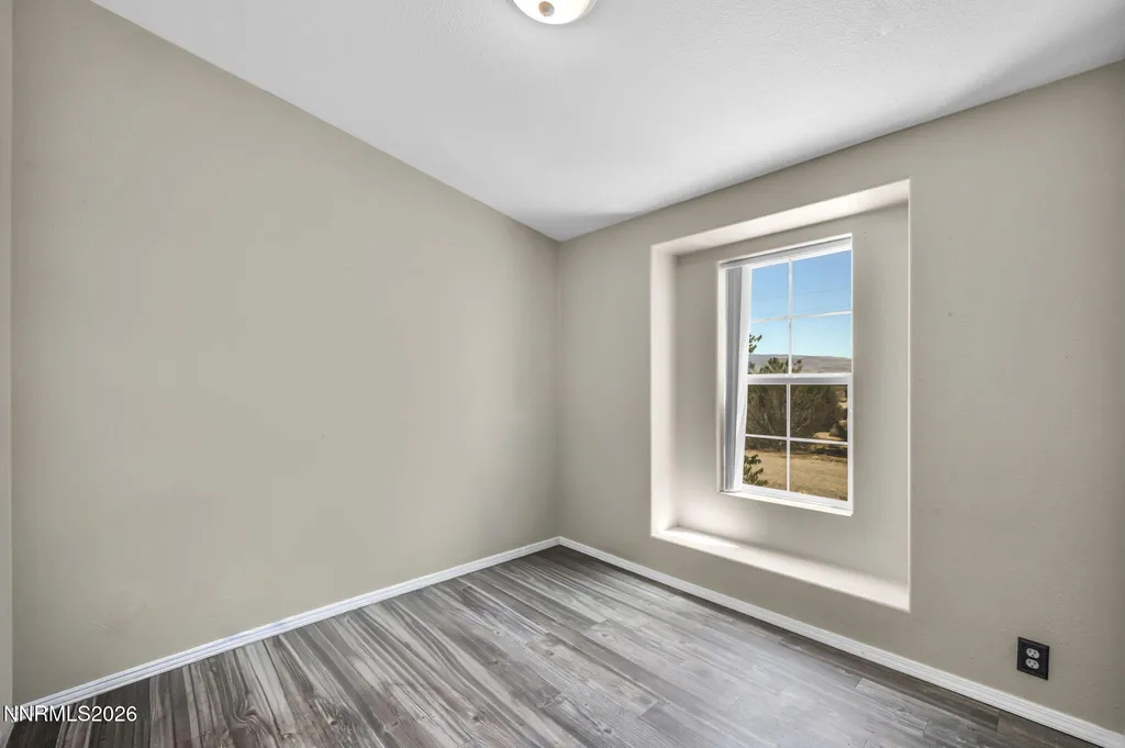 2210 Fox Silver Springs NV 89429