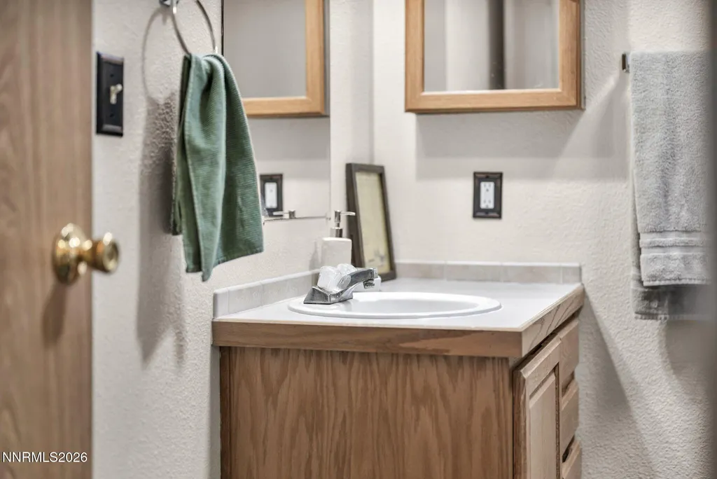 2210 Fox Silver Springs NV 89429