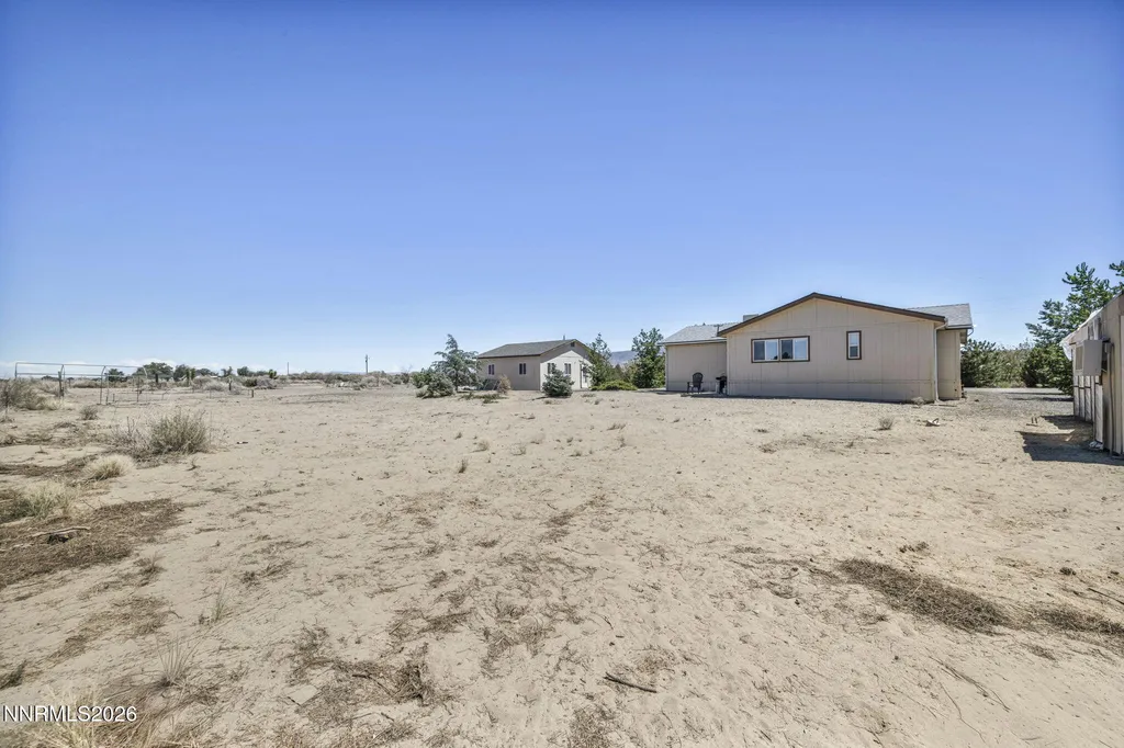 2210 Fox Silver Springs NV 89429