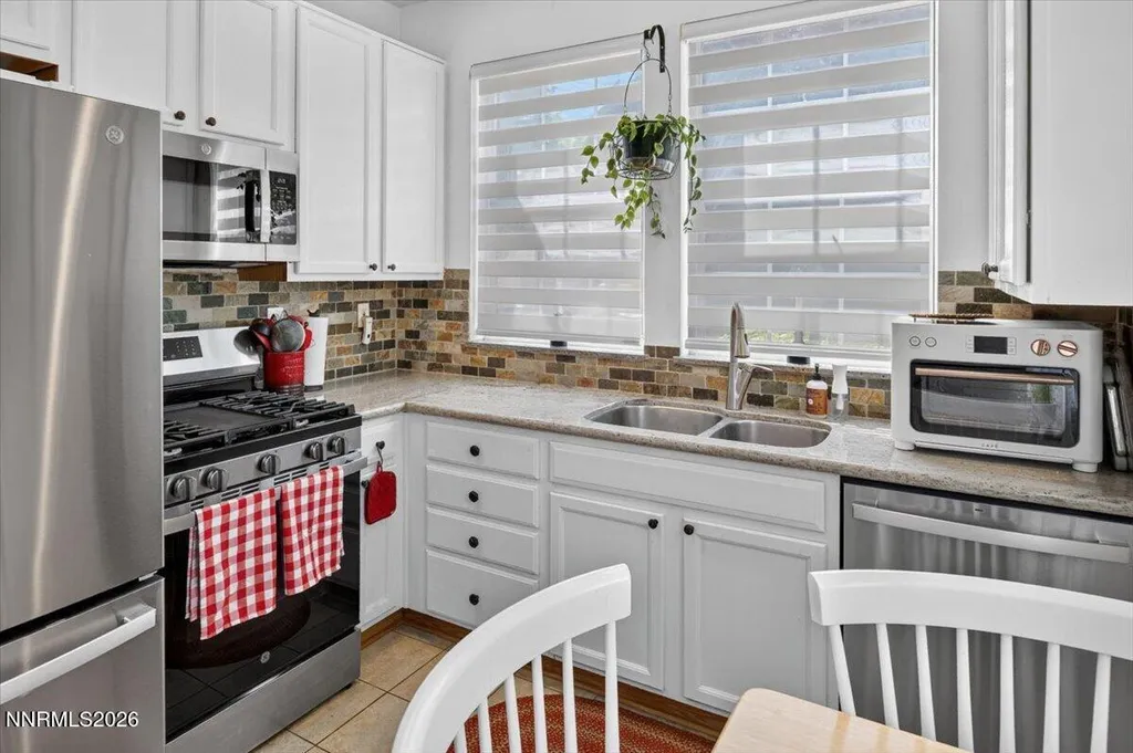 1367 Molly Carson City NV 89706