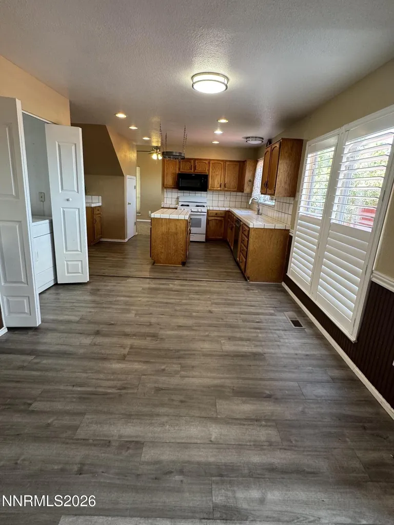 998 Edgecliff Reno NV 89523
