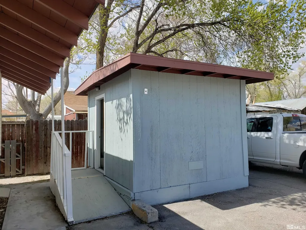 1335 Cornell Lovelock NV 89419