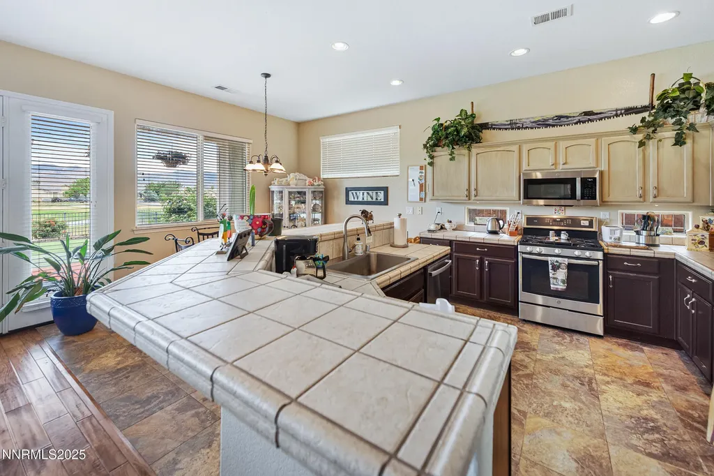 252 La Costa Dayton NV 89403