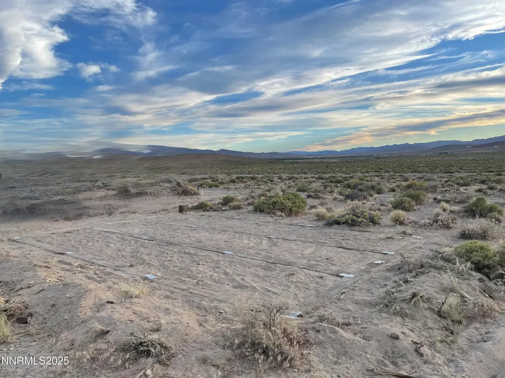 4030 Myrtle Silver Springs NV 89429