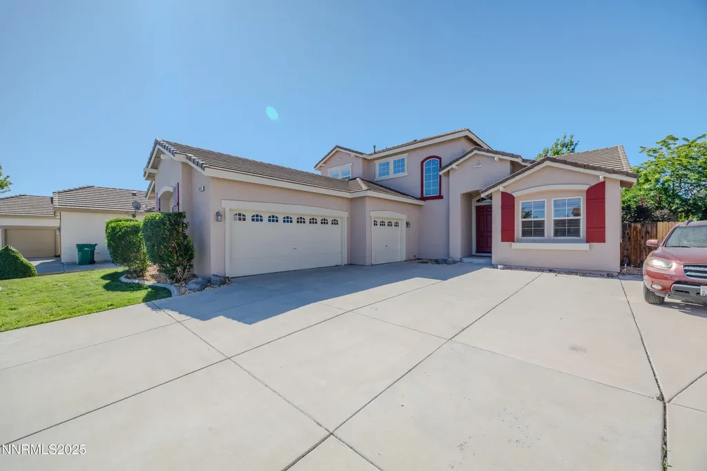 811 Pinchot Pass Sparks NV 89436