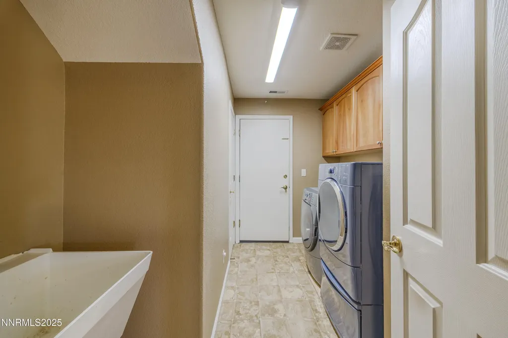 811 Pinchot Pass Sparks NV 89436