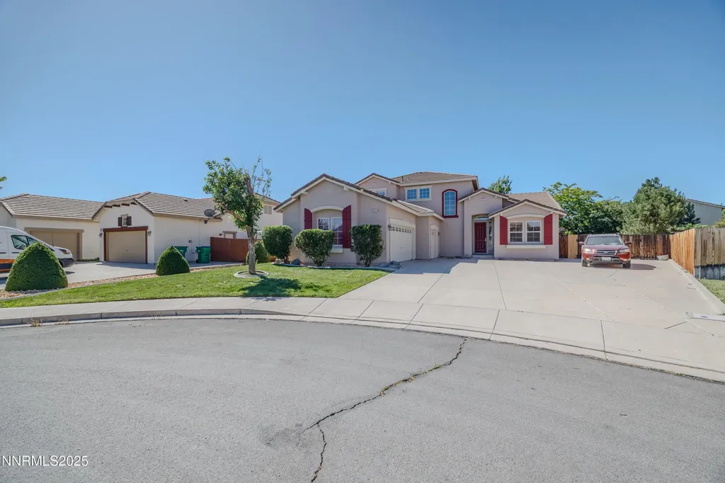811 Pinchot Pass Sparks NV 89436