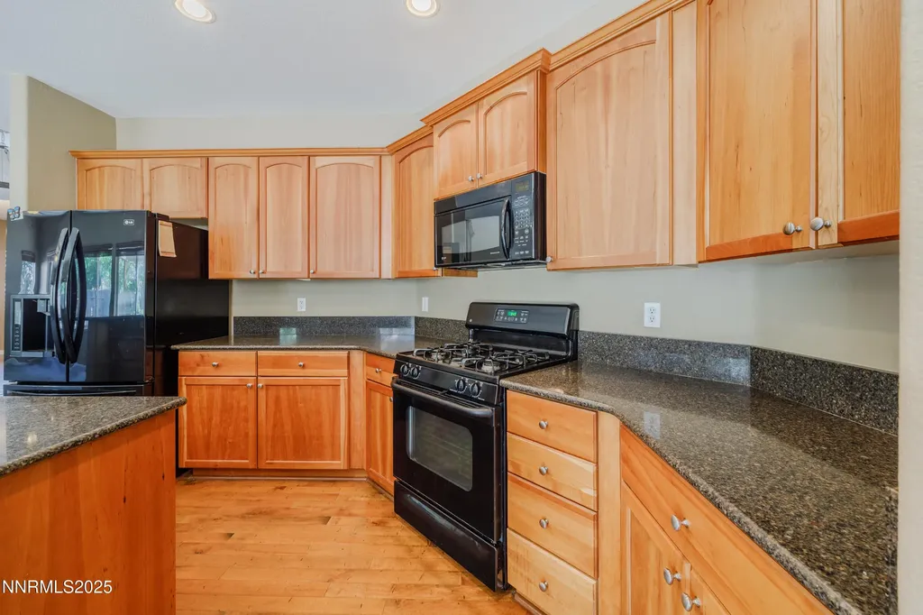 811 Pinchot Pass Sparks NV 89436