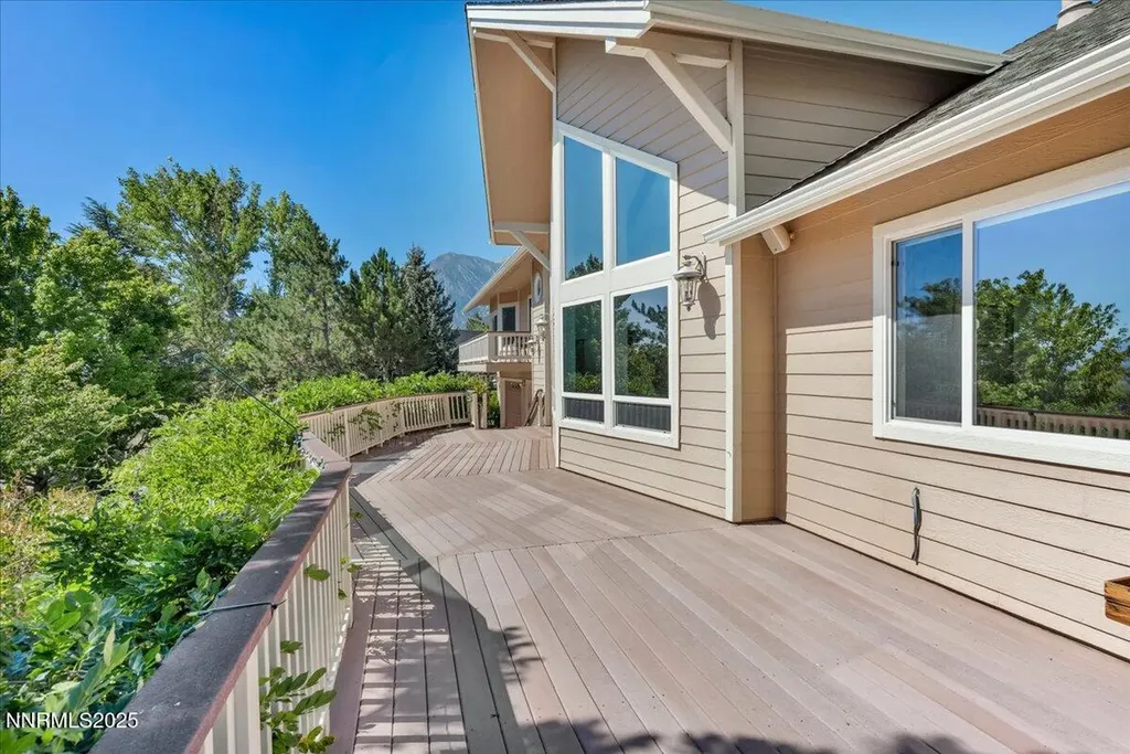 1272 Kingsbury Grade Gardnerville NV 89460