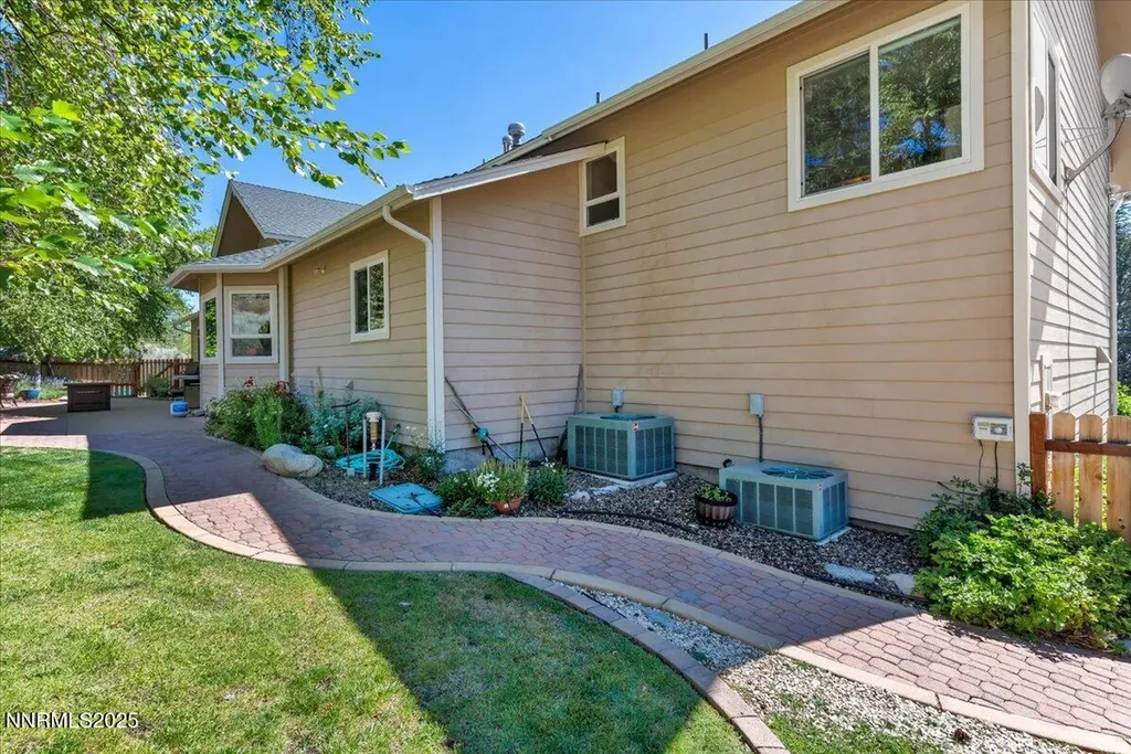 1272 Kingsbury Grade Gardnerville NV 89460