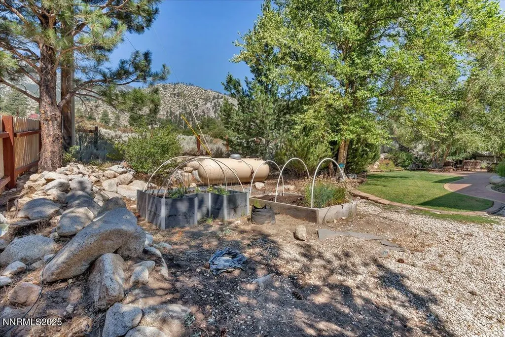 1272 Kingsbury Grade Gardnerville NV 89460