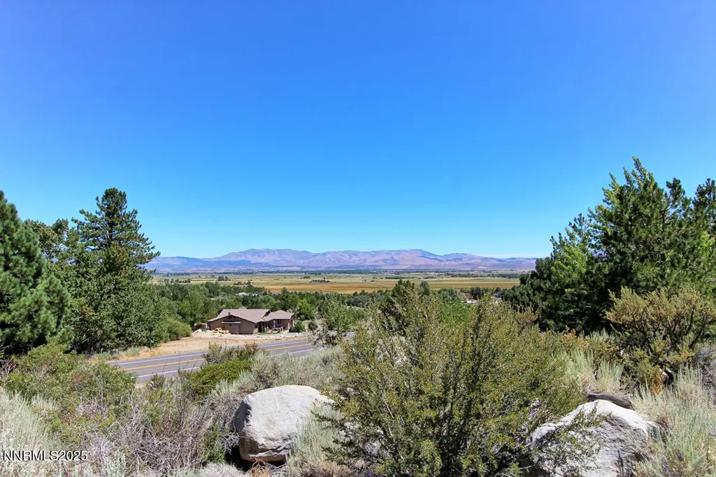 1272 Kingsbury Grade Gardnerville NV 89460