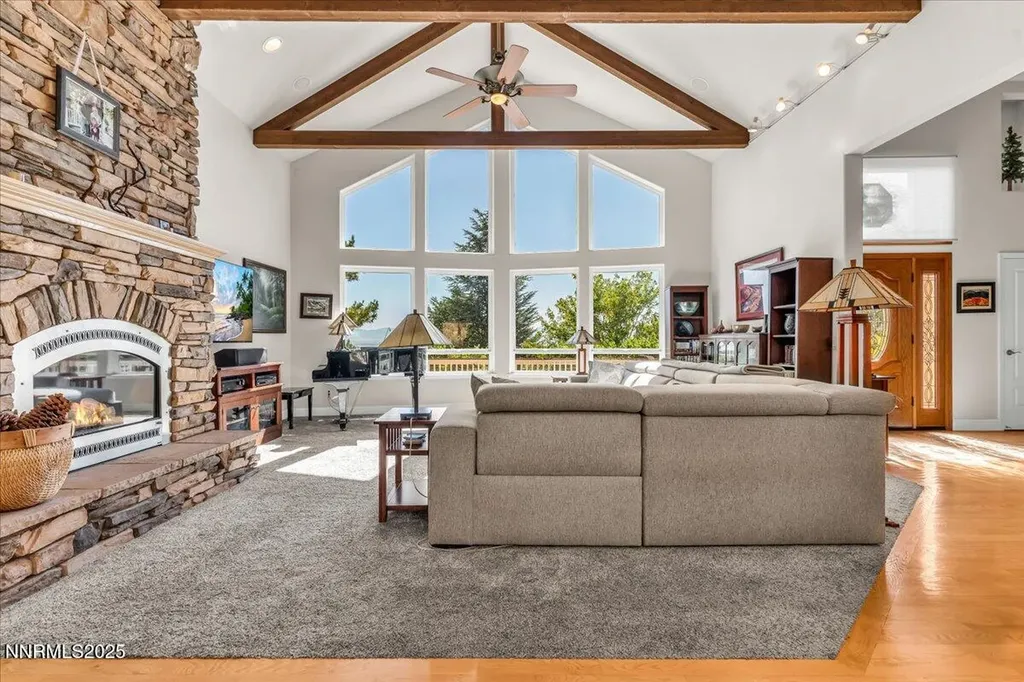 1272 Kingsbury Grade Gardnerville NV 89460