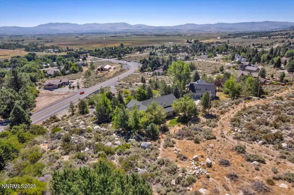 1272 Kingsbury Grade Gardnerville NV 89460