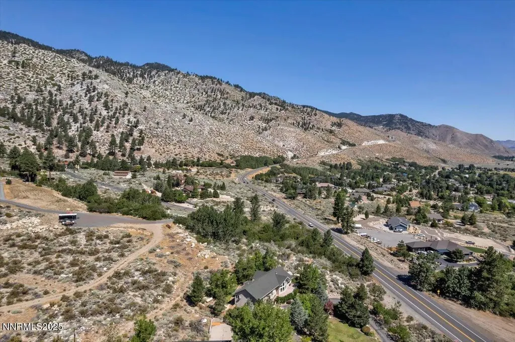 1272 Kingsbury Grade Gardnerville NV 89460