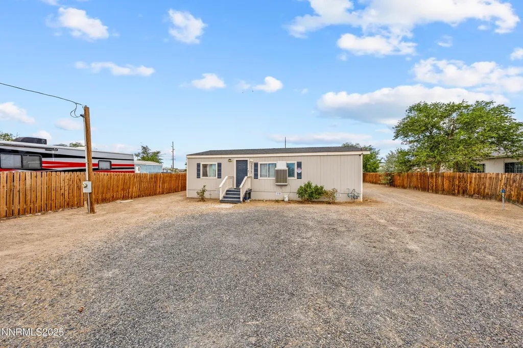 2975 Winnemucca Silver Springs NV 89429