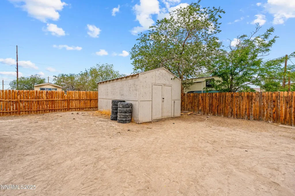 2975 Winnemucca Silver Springs NV 89429