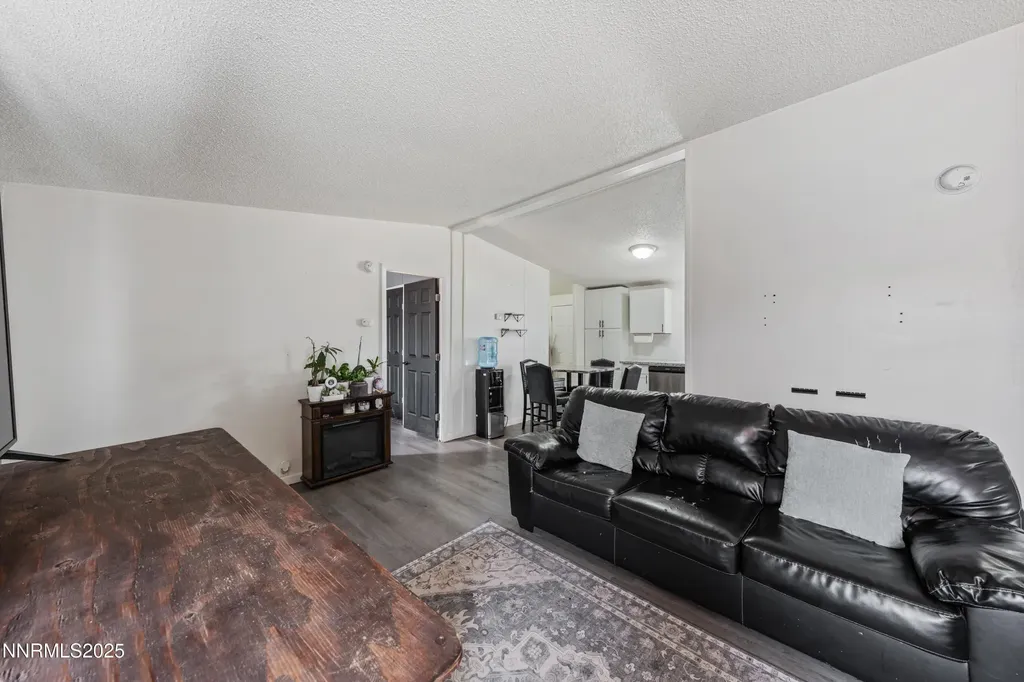 2975 Winnemucca Silver Springs NV 89429