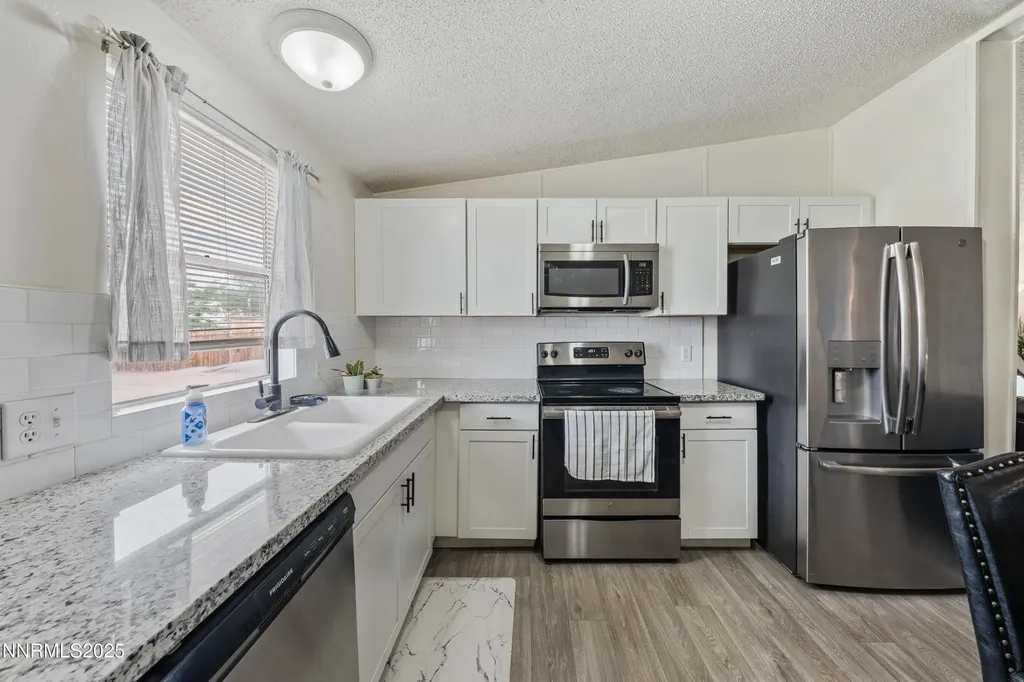 2975 Winnemucca Silver Springs NV 89429