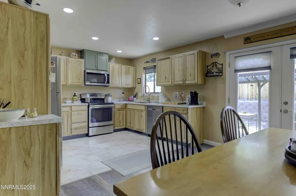 168 River Village Dayton NV 89403