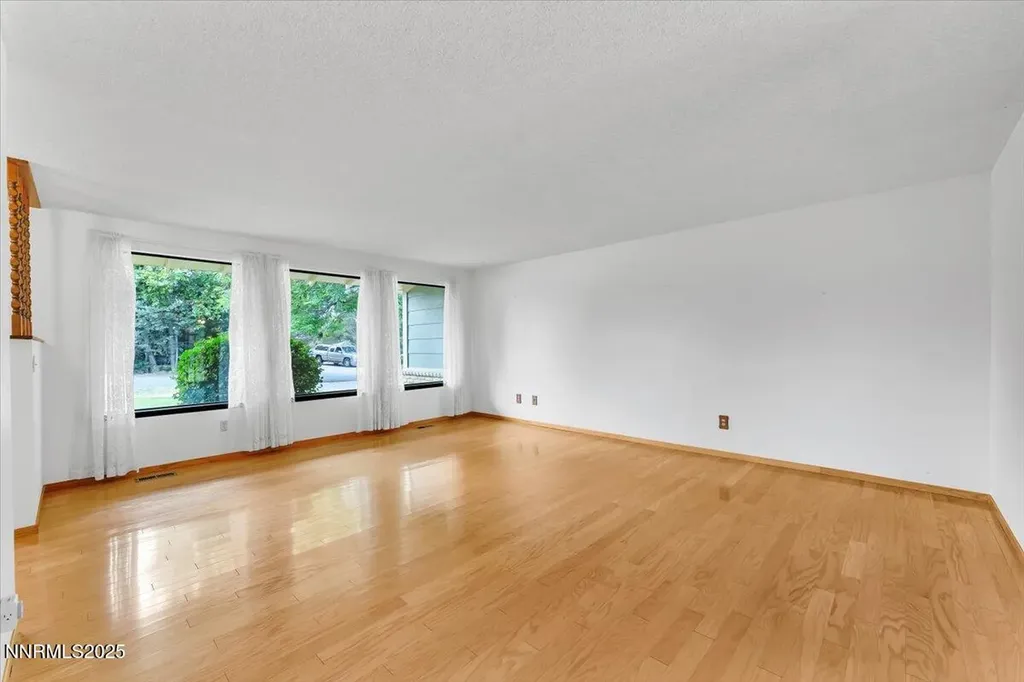 15565 Minnetonka Reno NV 89521
