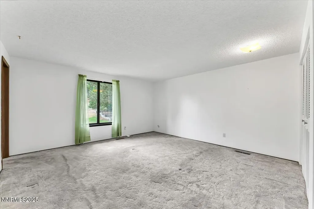 15565 Minnetonka Reno NV 89521