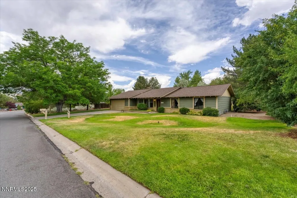 15565 Minnetonka Reno NV 89521