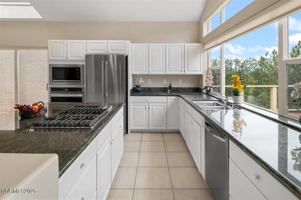 2543 Edgerock Road Reno NV 89519