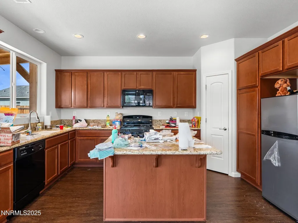 242 Red Oak Fernley NV 89408