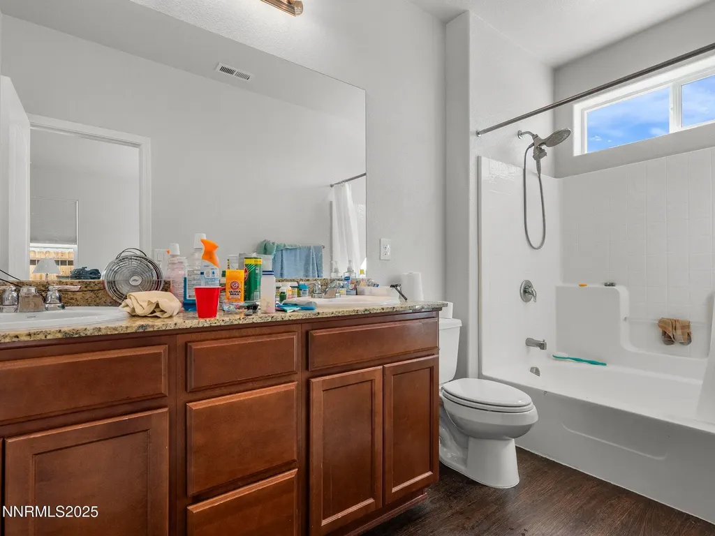 242 Red Oak Fernley NV 89408