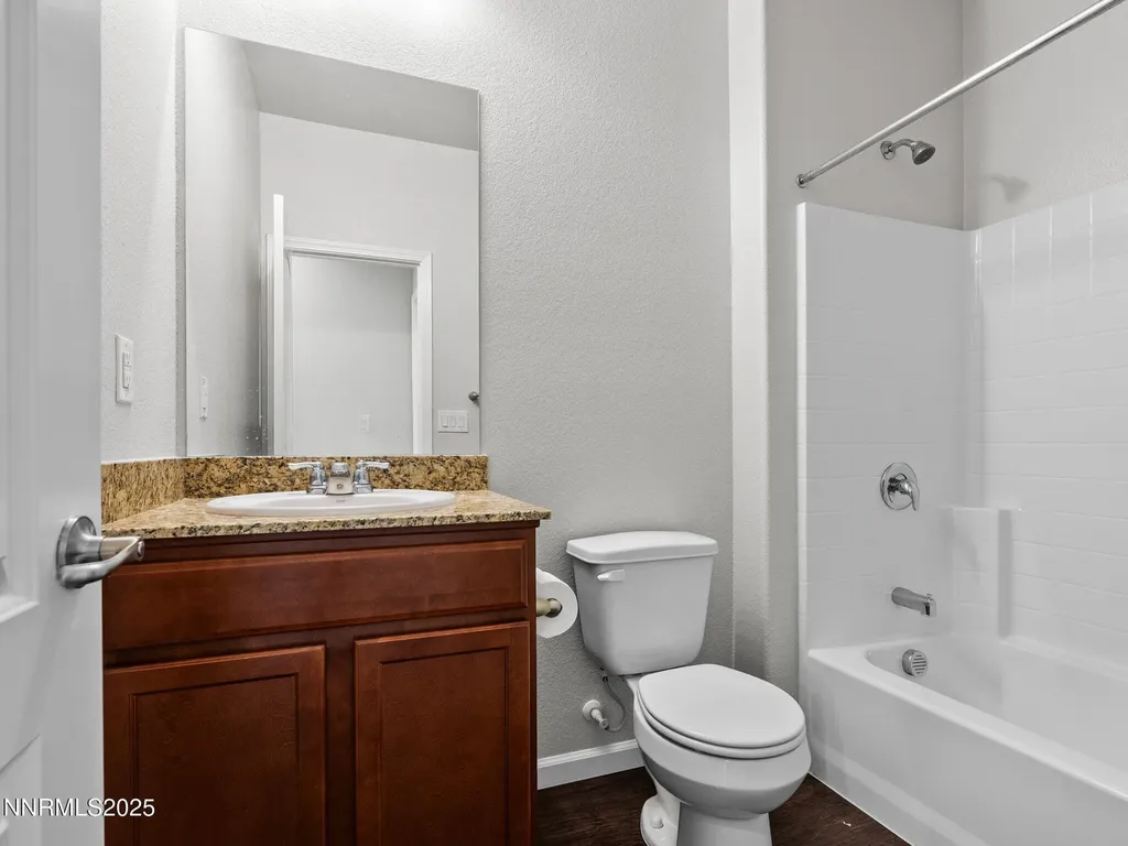 242 Red Oak Fernley NV 89408
