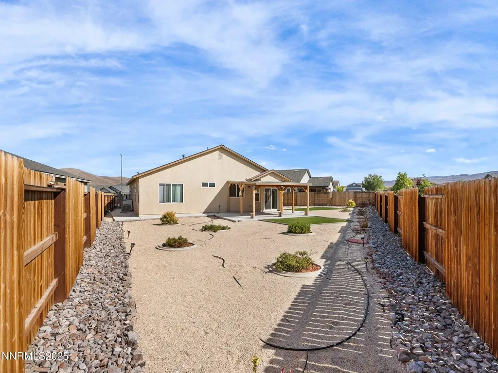 242 Red Oak Fernley NV 89408