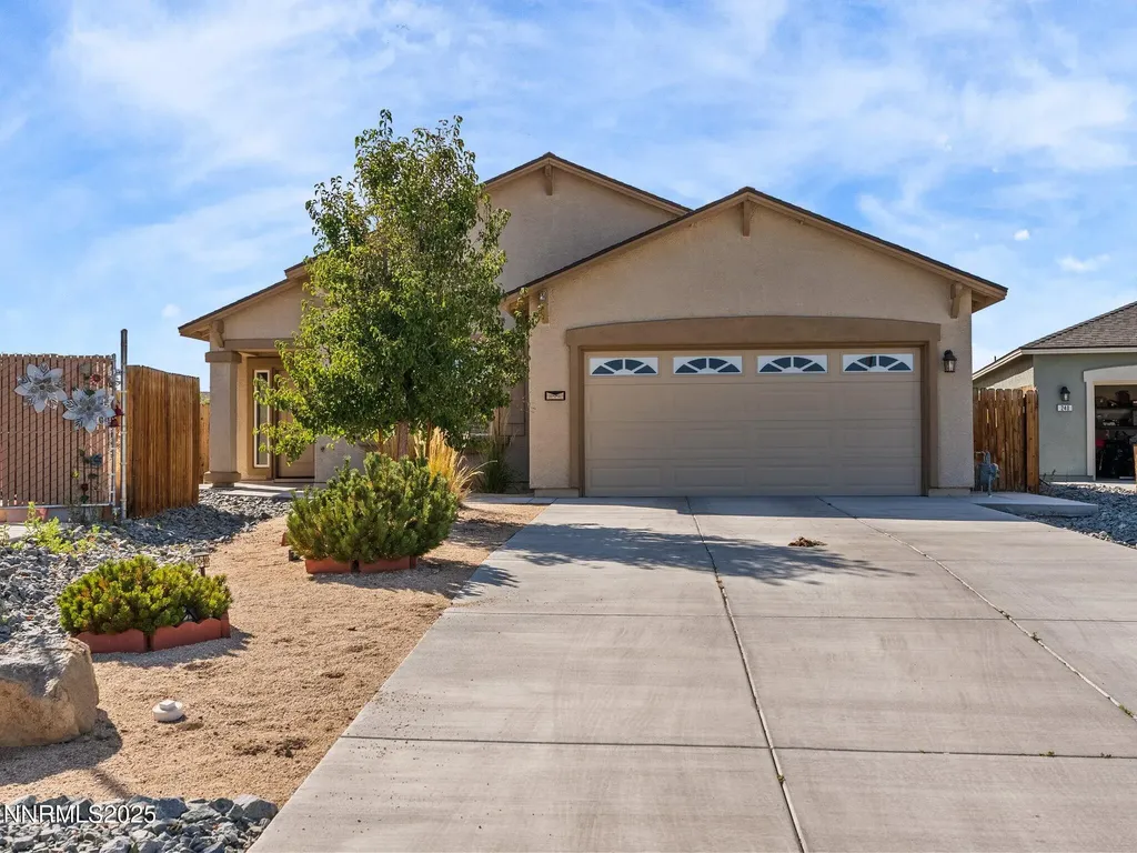 242 Red Oak Fernley NV 89408