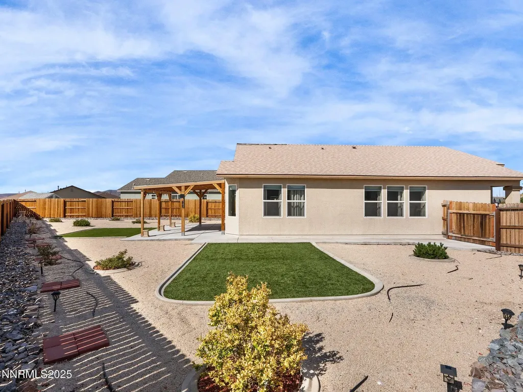 242 Red Oak Fernley NV 89408