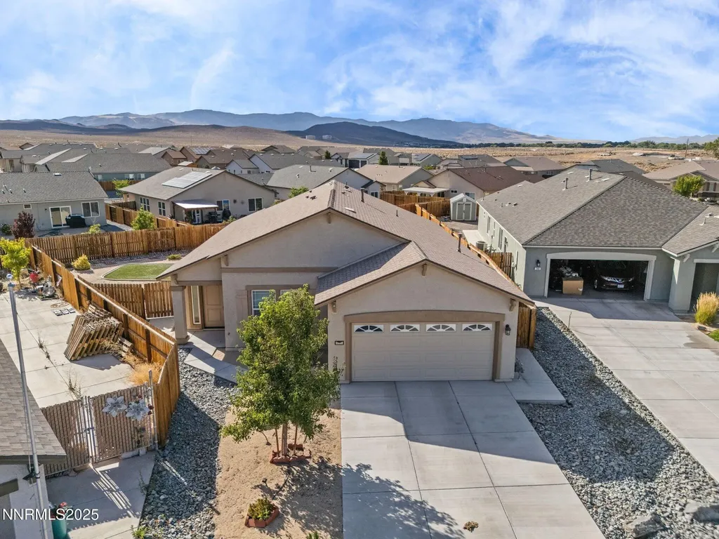 242 Red Oak Fernley NV 89408