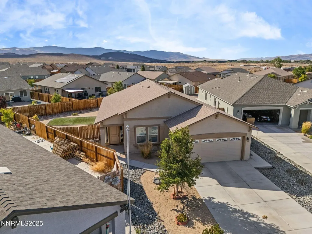242 Red Oak Fernley NV 89408