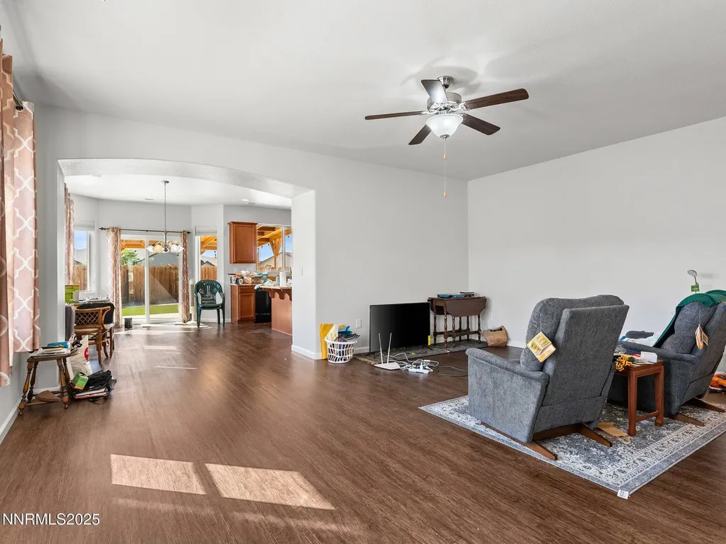 242 Red Oak Fernley NV 89408