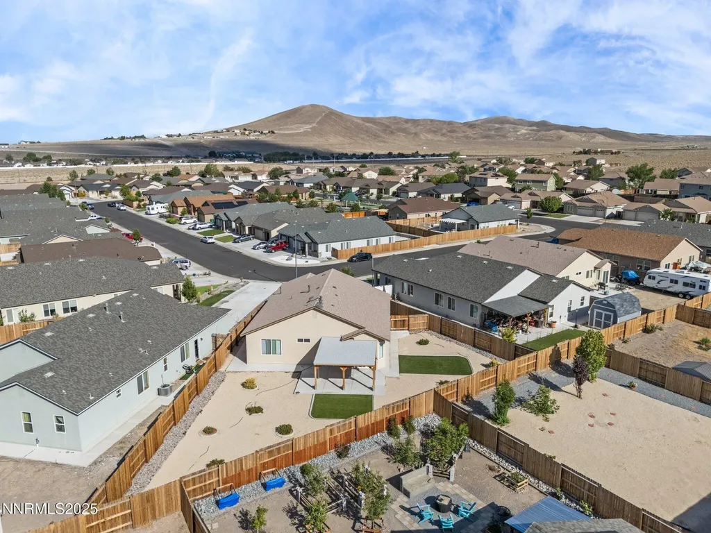 242 Red Oak Fernley NV 89408