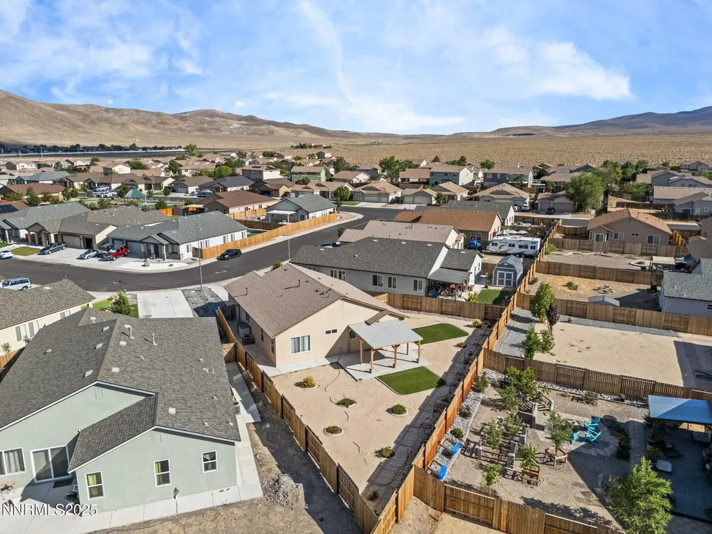 242 Red Oak Fernley NV 89408
