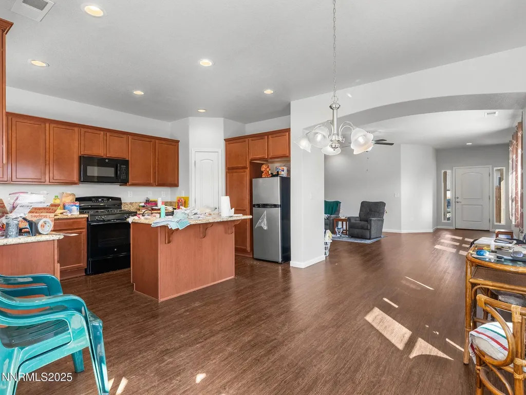242 Red Oak Fernley NV 89408