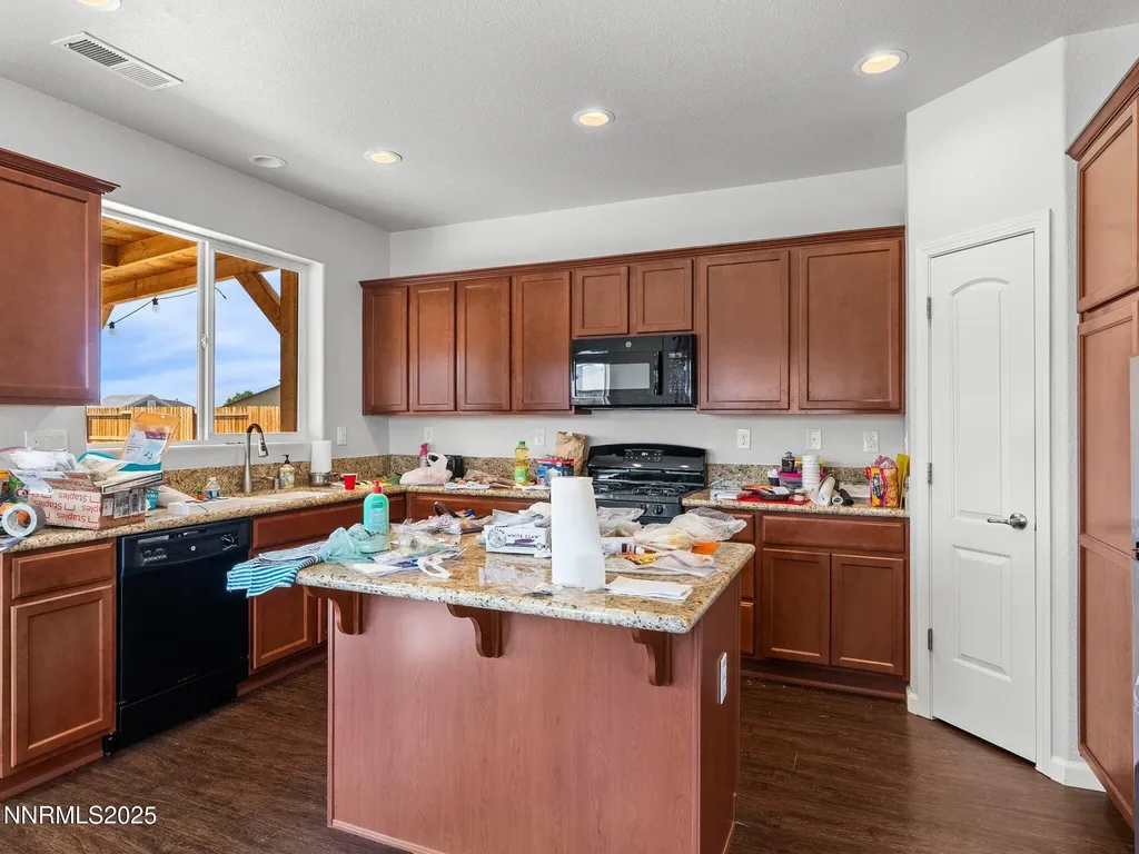 242 Red Oak Fernley NV 89408
