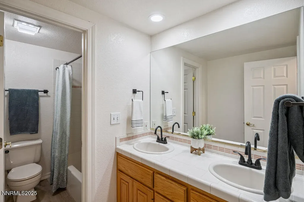 13475 Evening Song Reno NV 89511