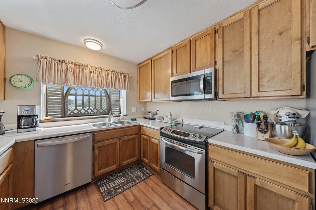 202 Thornwood Dayton NV 89403