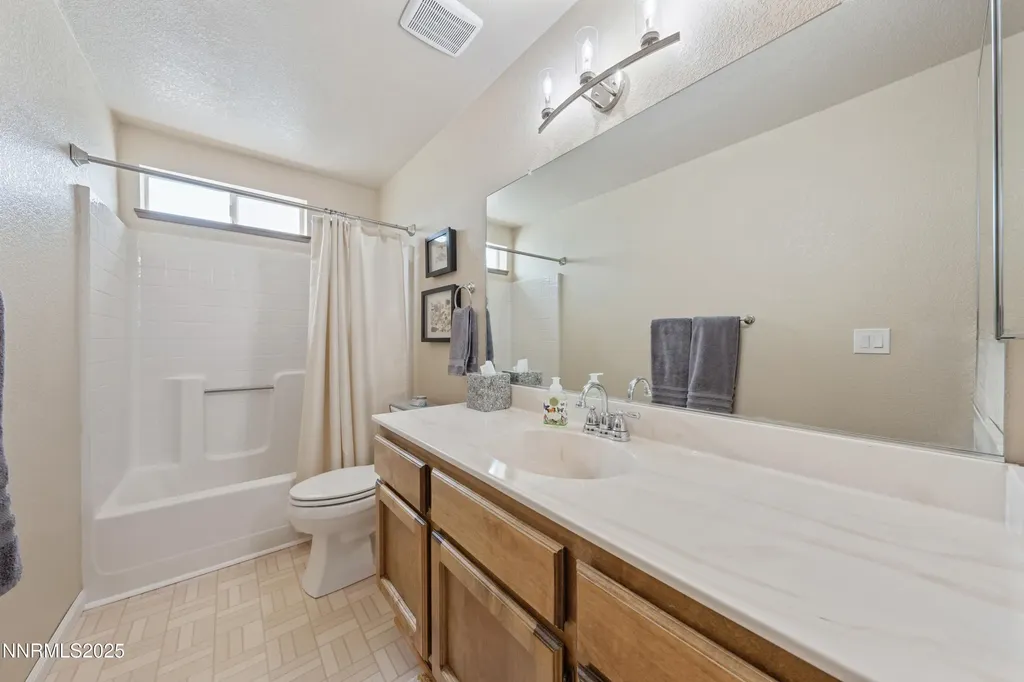 202 Thornwood Dayton NV 89403