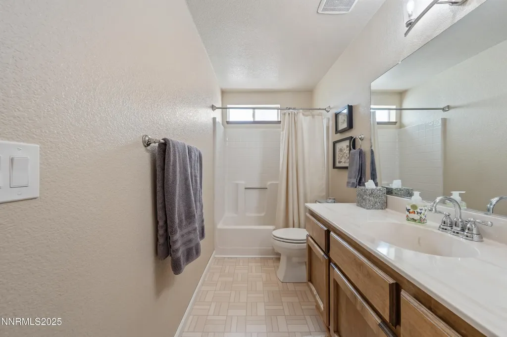 202 Thornwood Dayton NV 89403